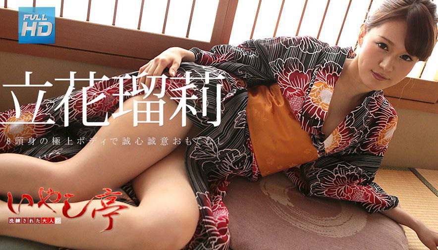 大黑美一直摇晃奶子和巨臀要求男子插爆